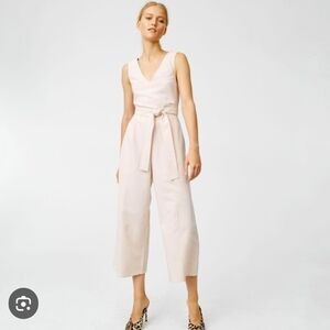 Club Monaco Elegant Cream Jumpsuit with Bow Detail